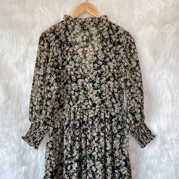 ASOS DESIGN shirred midi dress in ditsy floral print - Picture 11 of 16